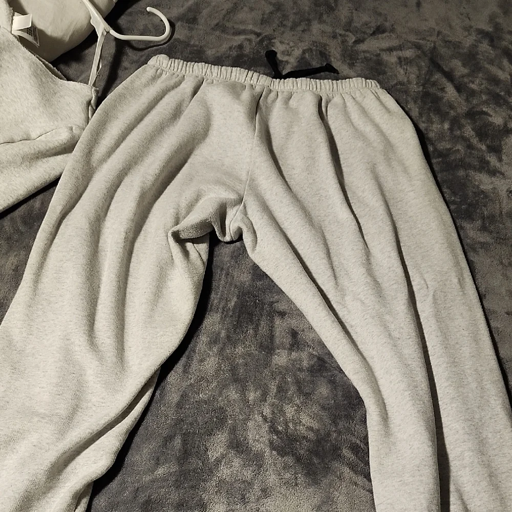 Victoria Secret Pink Grey Sweat Suit ( top And Bottoms) With Pastel Color "PINK" - Picture 9 of 11